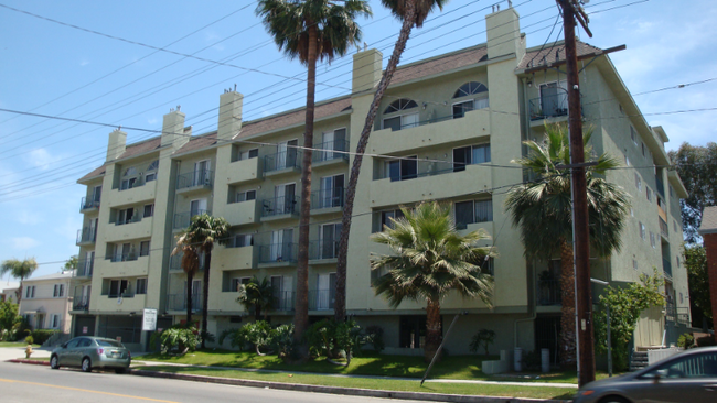 Foto del edificio - 11936 Magnolia Blvd