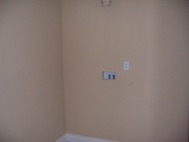 Foto del edificio - 6825 Baird Ave
