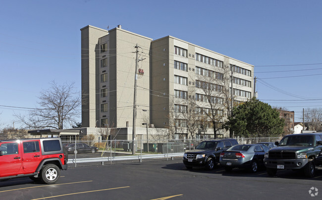 Building Photo - Congress Apartments