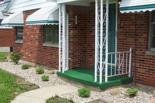 House Front - 48 N Brookwood Way