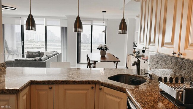 Building Photo - 3 br, 3 bath House - 20355 NE 34th Ct Apt ...