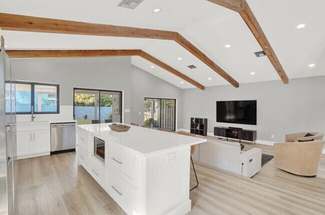 Foto del edificio - 940 Rainberry Lake Dr