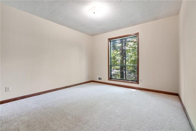 Building Photo - 1072 Mill Run Way