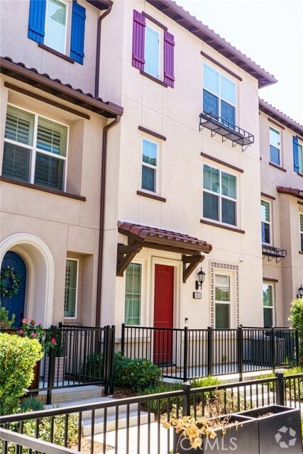 Building Photo - 2433 Villena Way