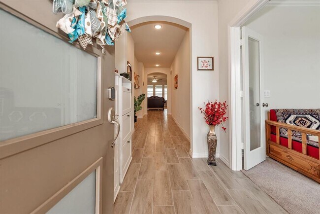 Foto del edificio - 6915 Twilight Elm Trace