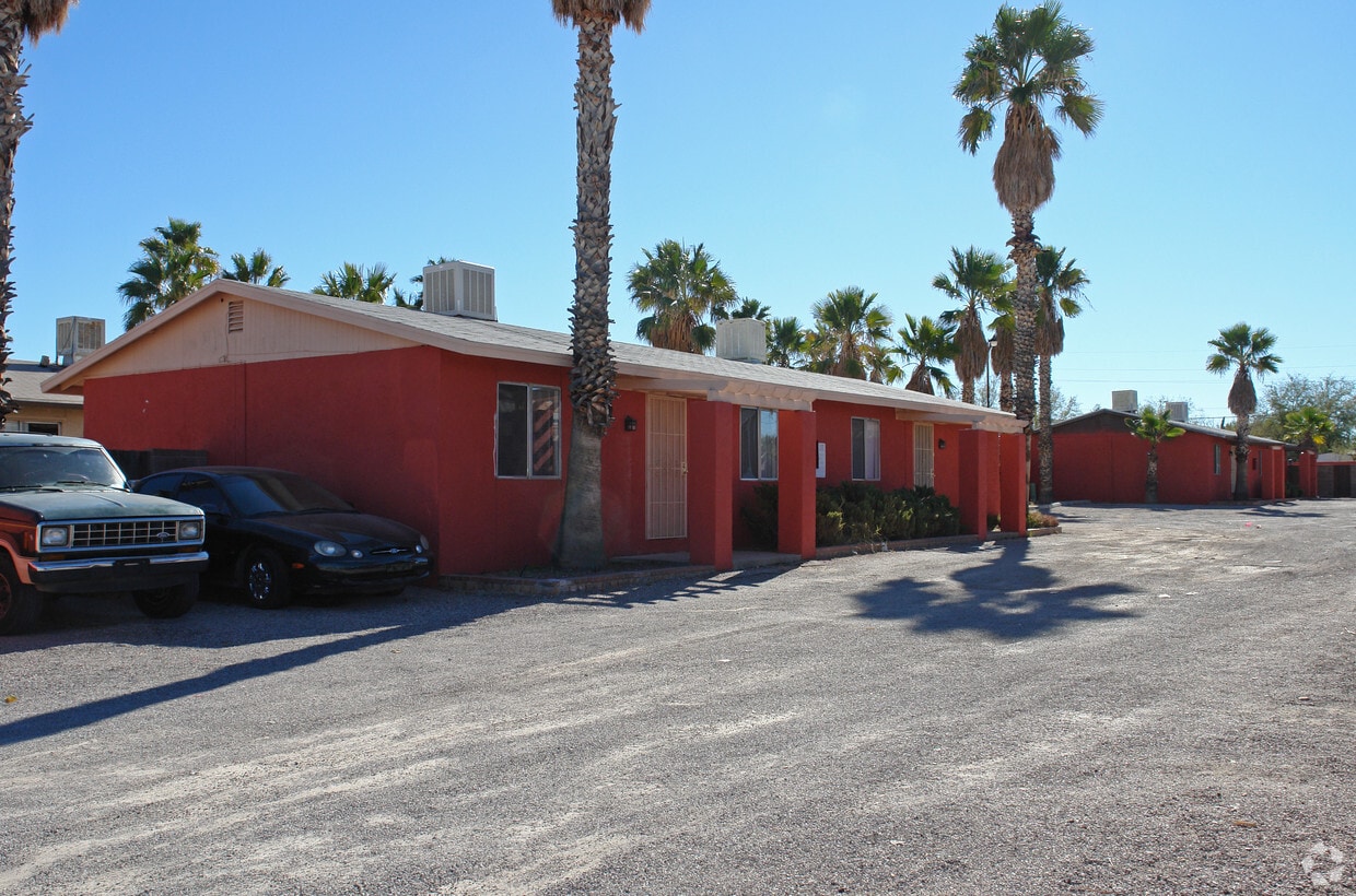 Building Photo - 5846 East Twenty-Eighth Street Apartments