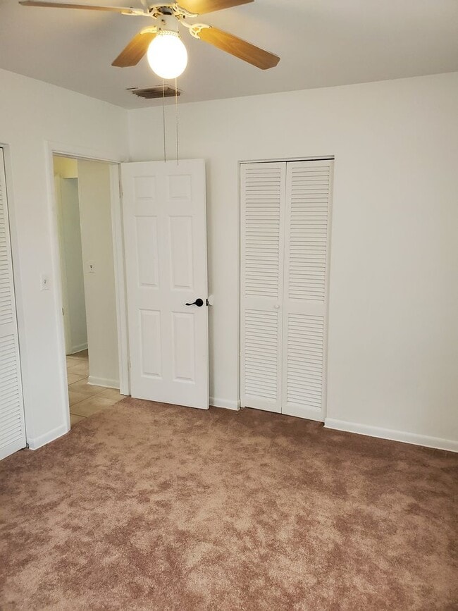 Building Photo - Clean & Cozy 2 Bedroom Home