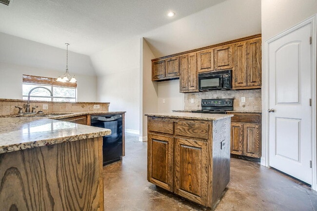 Building Photo - 3 bedroom, 2 bath Home in Coveted Aledo ISD!