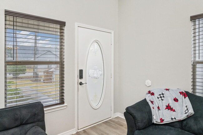 Building Photo - 2139 Tom St