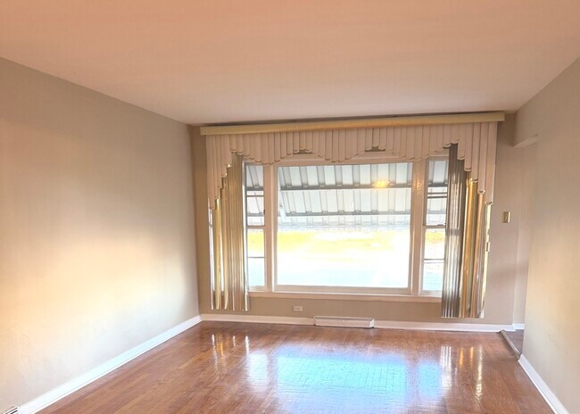 Foto del edificio - 11706 S Artesian Ave