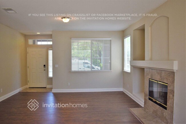 Foto del edificio - 9396 Lakepoint Dr