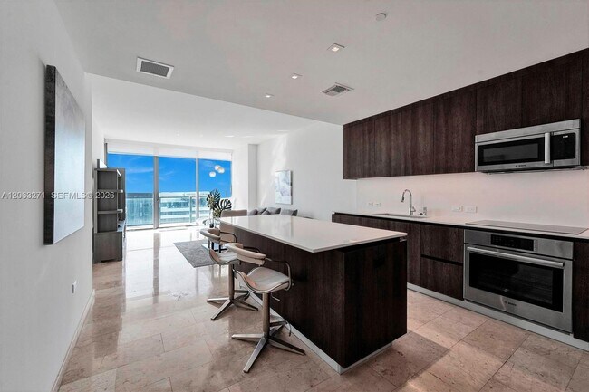 Foto del edificio - 88 SW 7th St