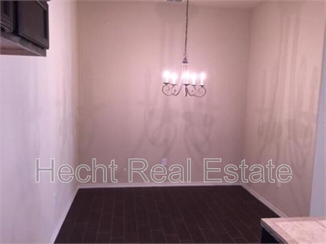 Foto del edificio - 684 Creekside Cir