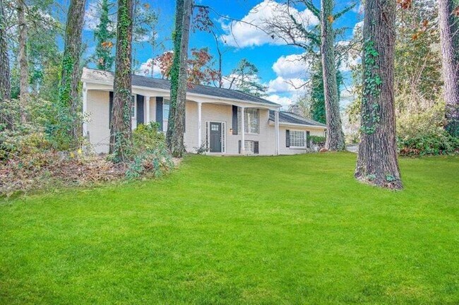 Building Photo - 1704 Pine Glen Cir