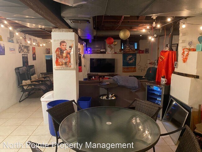Foto del edificio - 5 br, 2 bath House - 331 W Lemon St