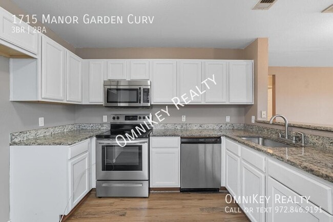 Building Photo - 1715 Manor Garden Curve