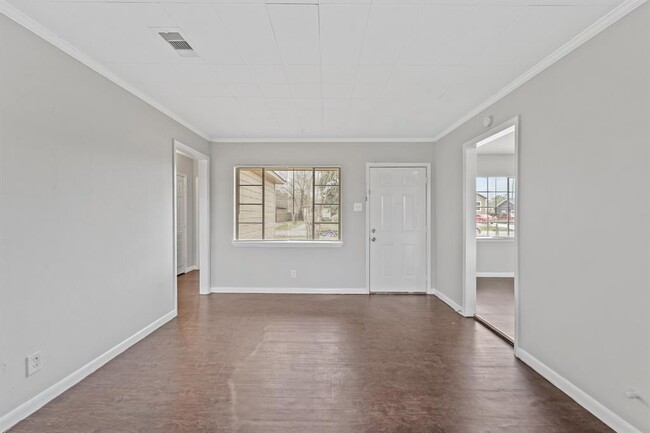 Foto del edificio - 9133 Woodlyn Rd