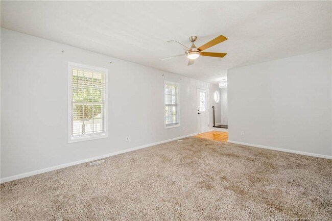 Foto del edificio - 4413 Goldenrod Ct