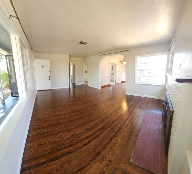 Building Photo - Gorgeous Lemon Grove home with Vintage character!