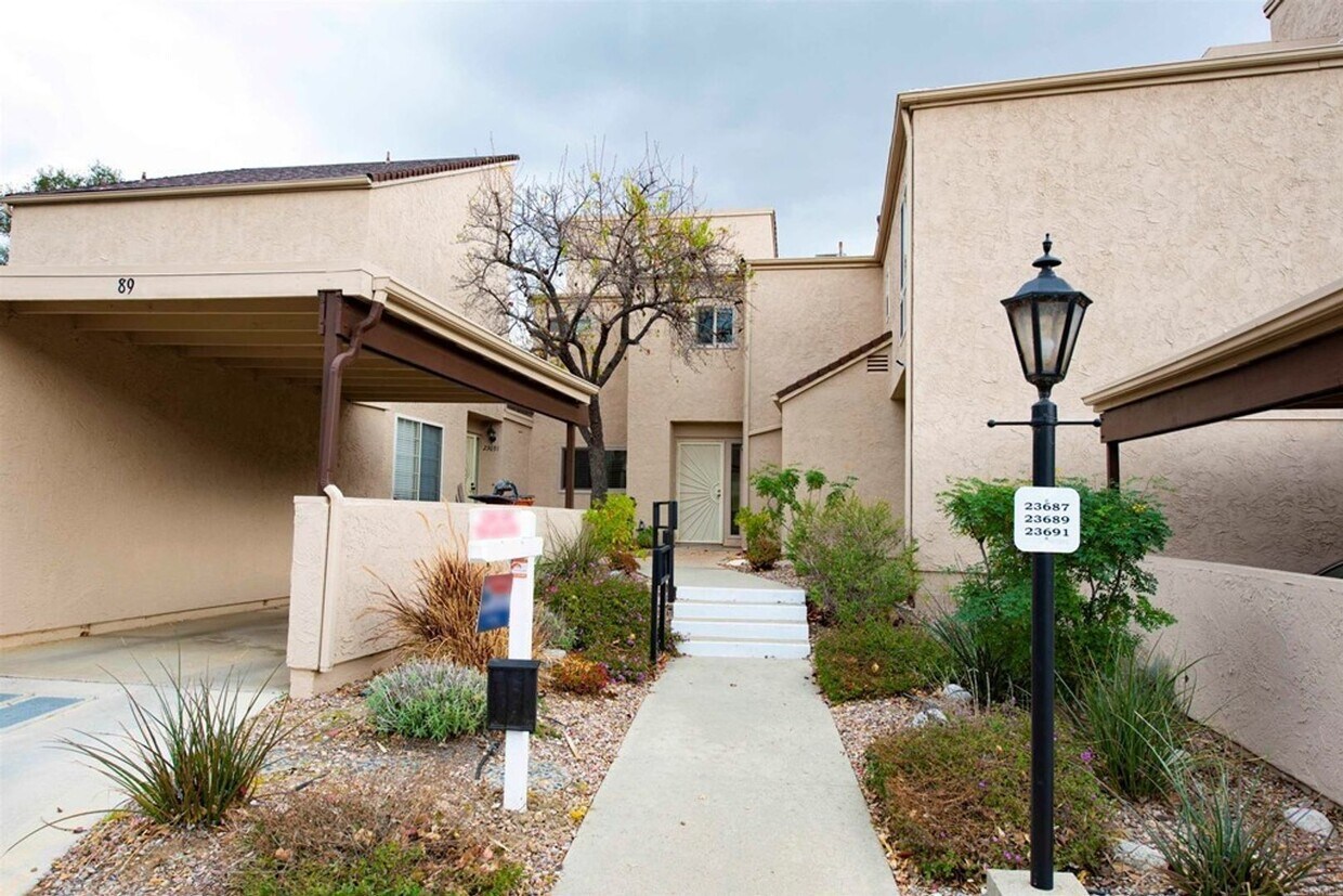 Primary Photo - 3 bed 3 ba in SDCE Ramona