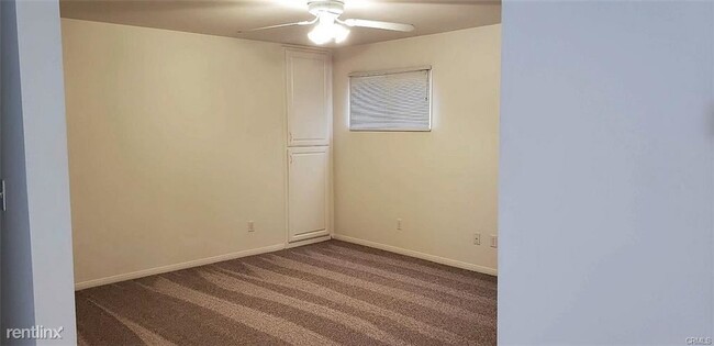 Building Photo - 3 br, 2 bath Duplex - 811 W 8th St