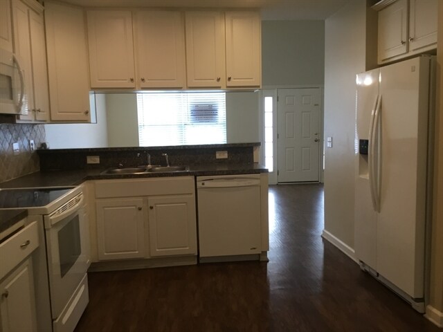 Foto del edificio - 511 Cypress Cove