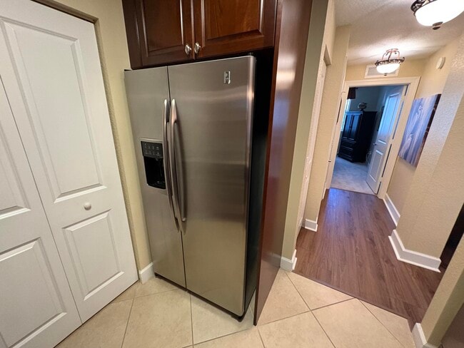 Building Photo - 2419 Renaissance Way