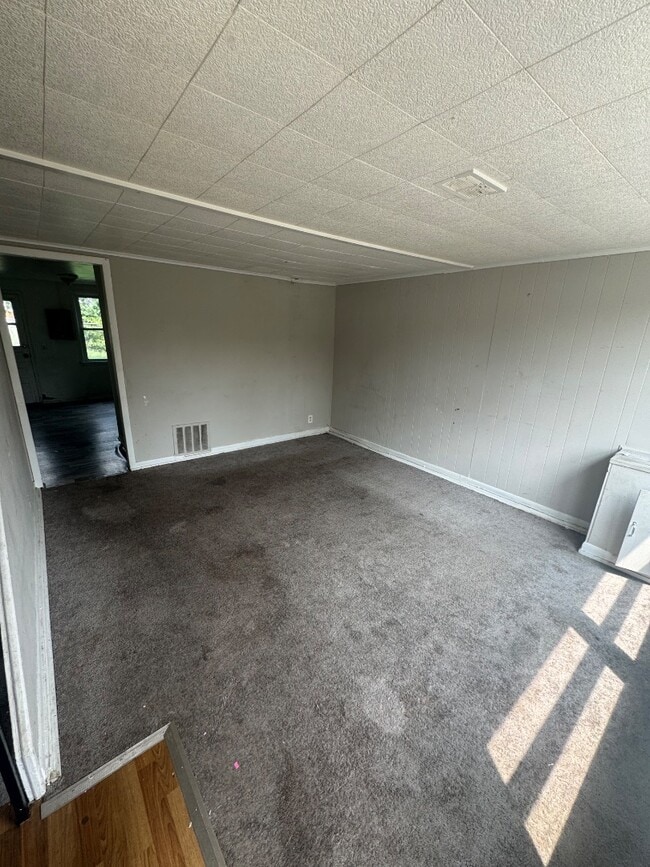 Building Photo - 2818 Eastshire Dr