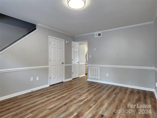 Foto del edificio - 407 Spring St NW