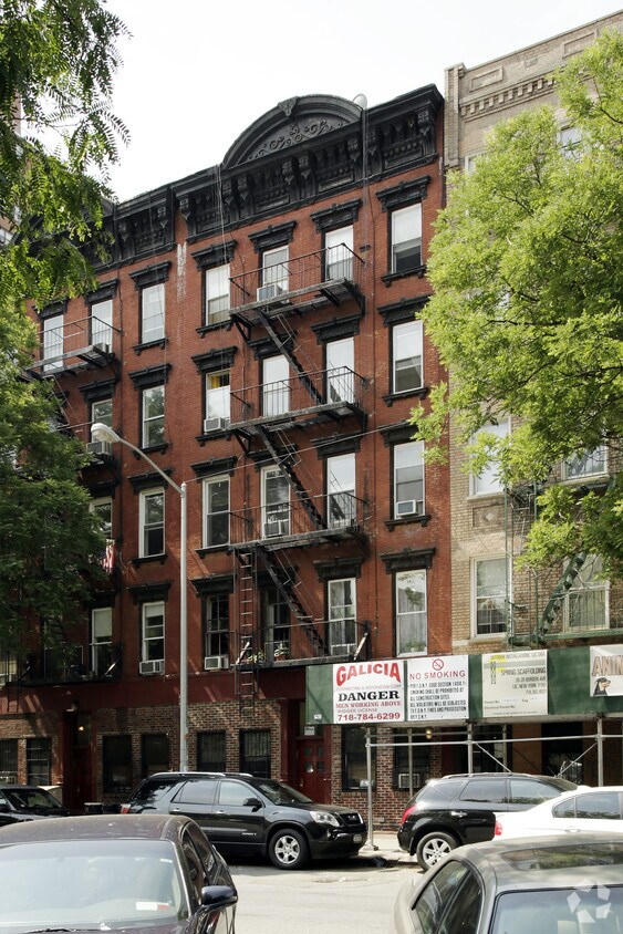Foto principal - 107 E 2nd St