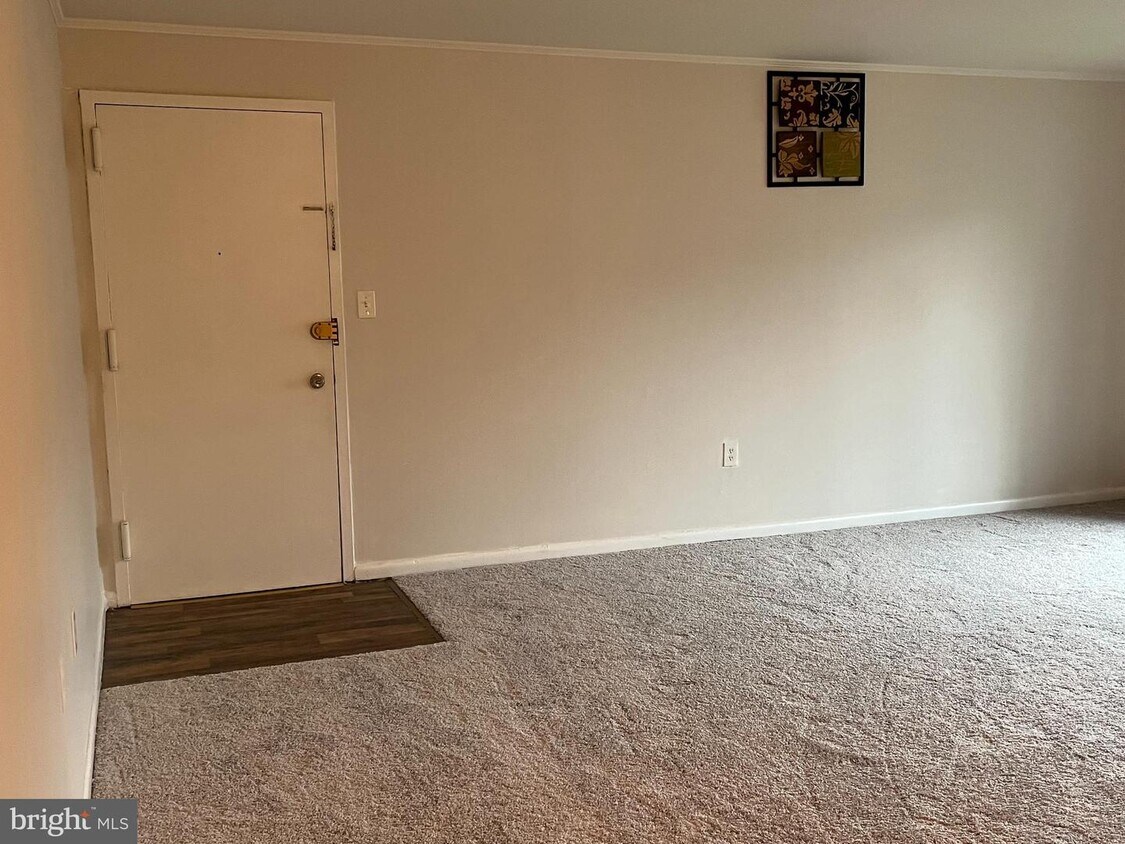 9483 Fairfax Blvd Unit 201, Fairfax, VA 22031 Room for Rent in