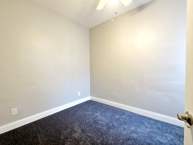 Building Photo - 2509 S Rosewood St