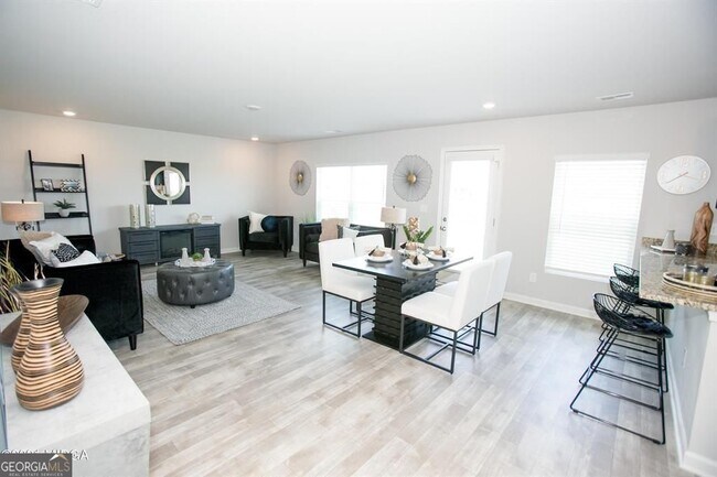 Foto del edificio - 178 Goodall Woods Dr