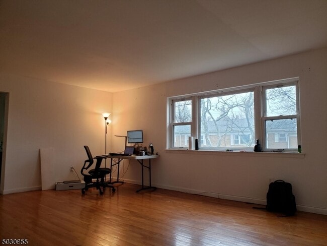 Building Photo - 18 Judson St