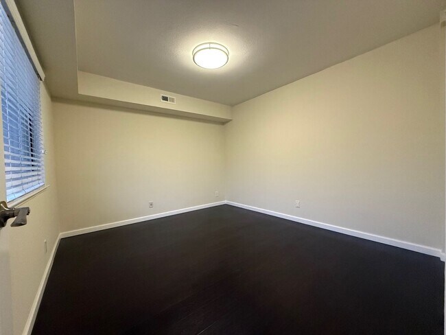 Foto del edificio - 345 Abbot Ave