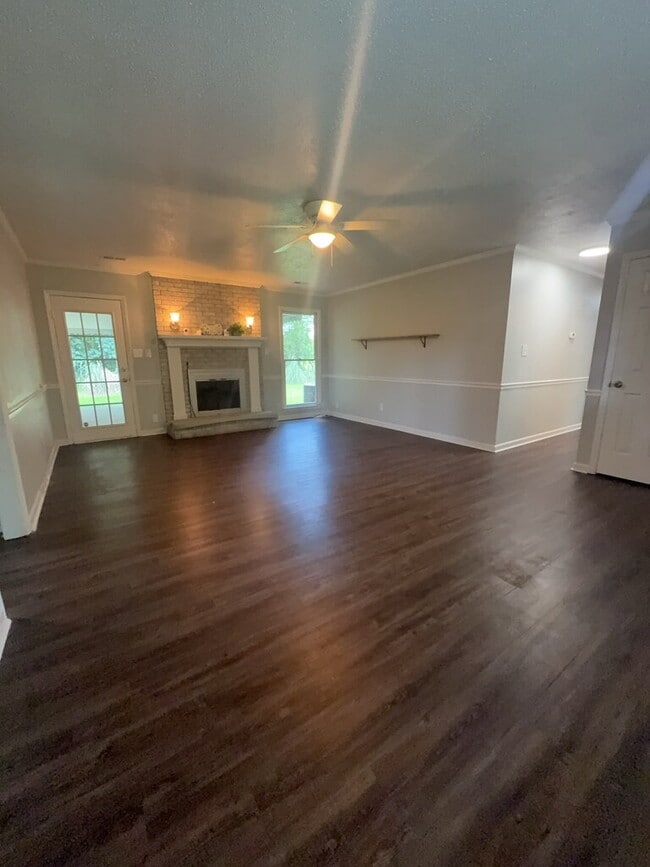 Building Photo - 135 Yates Ln