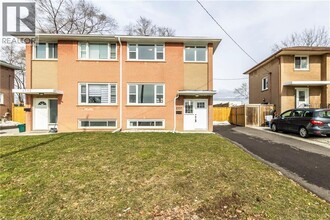Building Photo - 2337 Barclay Rd