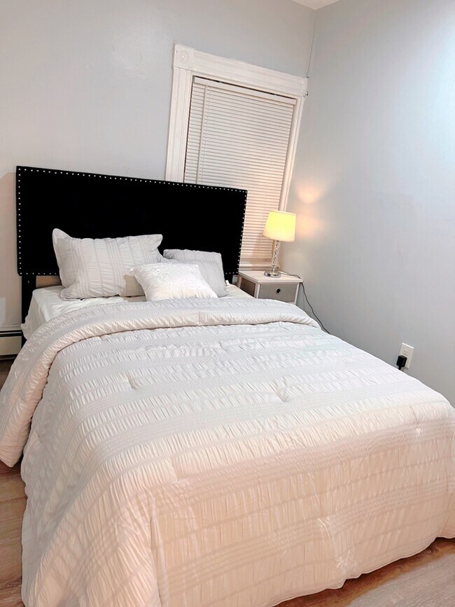 Foto del edificio - 8 Hecla St