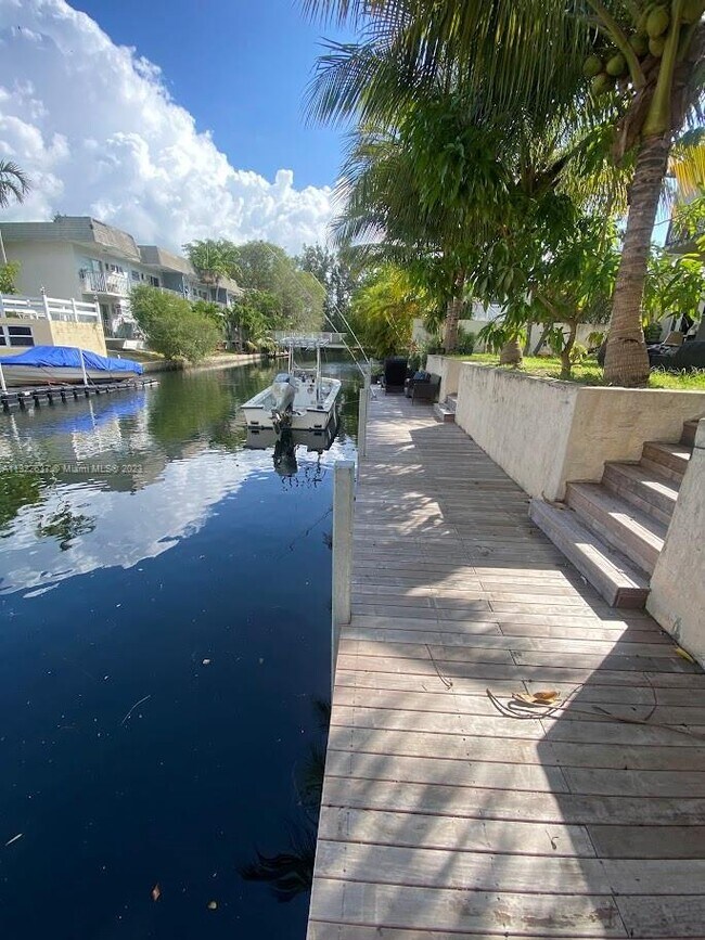 Building Photo - 1771  Venice Ln  A North Miami Fl 33181