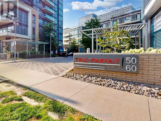 Photo du bâtiment - 50-650 Ann O'Reilly Rd