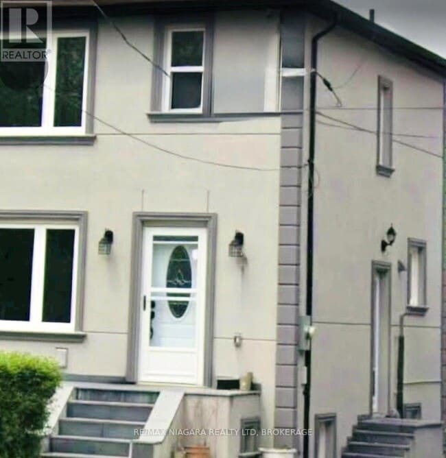 Building Photo - 844A Danforth Rd