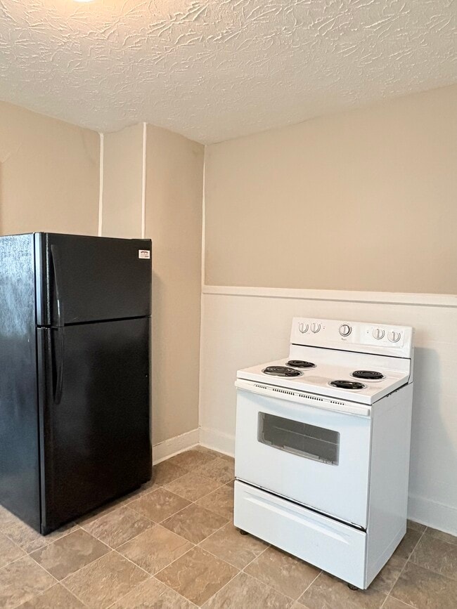 Building Photo - 1428 Nutwood St