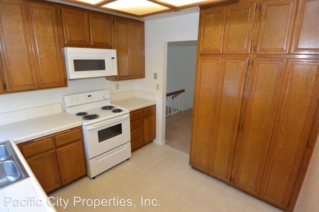 Building Photo - 2 br, 2 bath House - 1 Summerset
