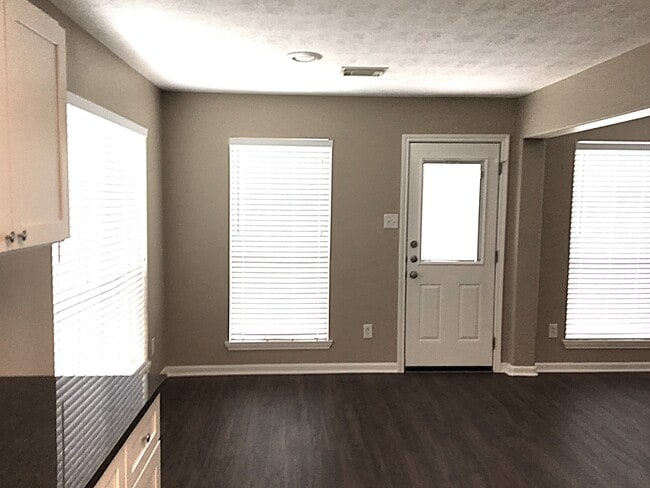 Building Photo - 12227 Lavon Dr