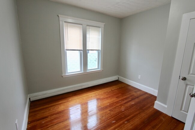 Building Photo - 14 Elder St