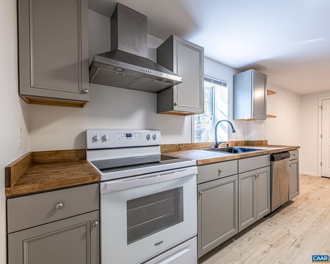 Foto del edificio - 2308 Center Ave