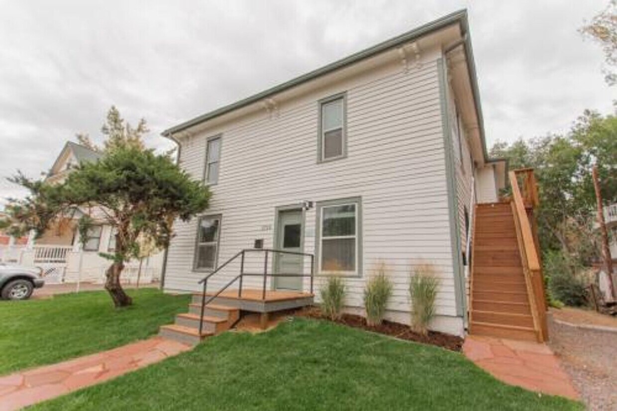 Foto principal - 1719 Marine St
