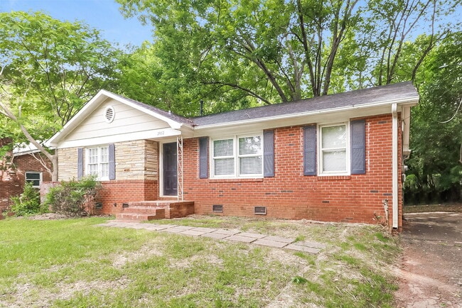 Foto del edificio - 2812 Denview Ln