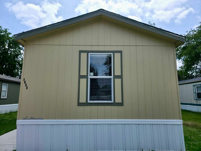 Foto del edificio - 1309 W Plum St