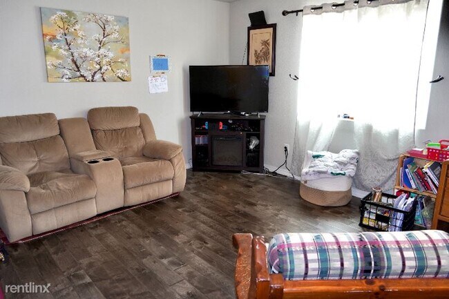 Building Photo - 4 br, 3 bath House - 10708 Traders Parkway